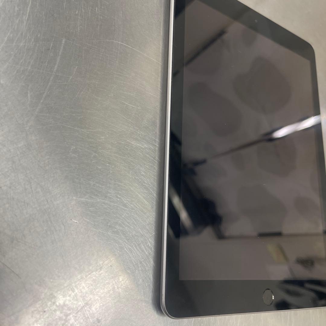 Apple iPad6 シルバー 本体