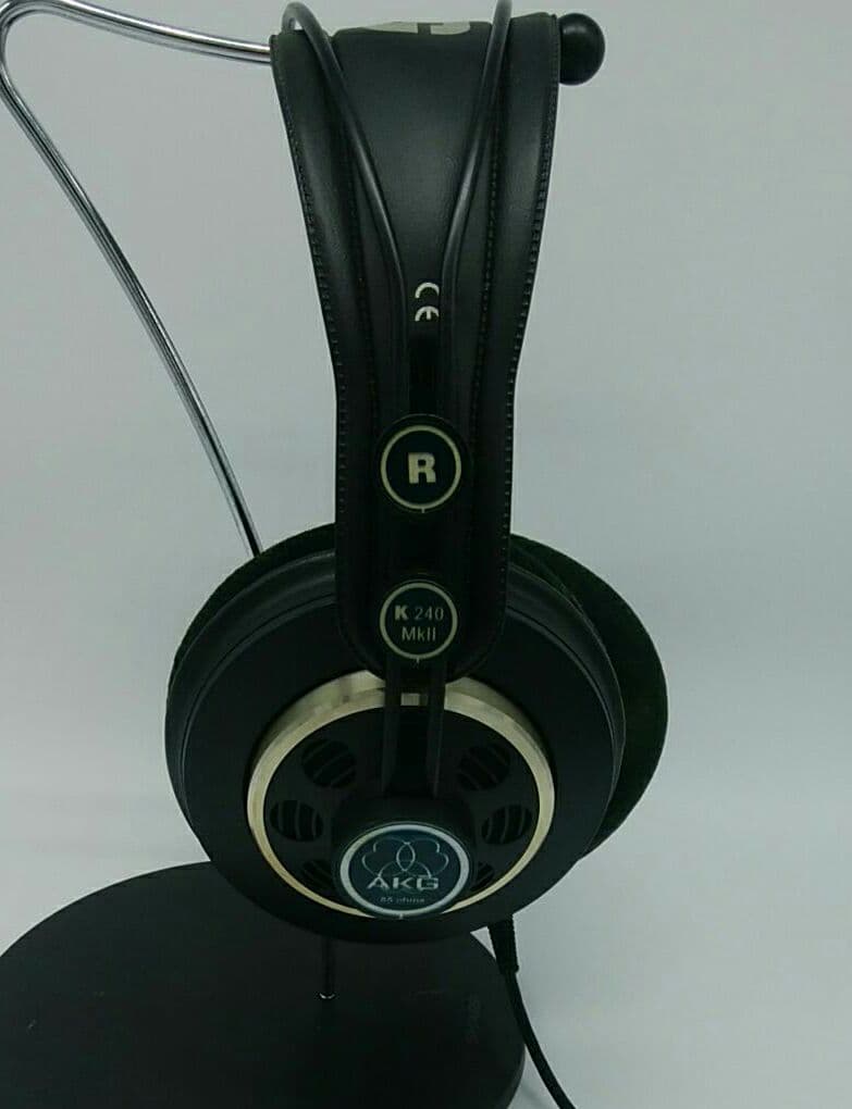 ヘッドホン AKG k240 mk2