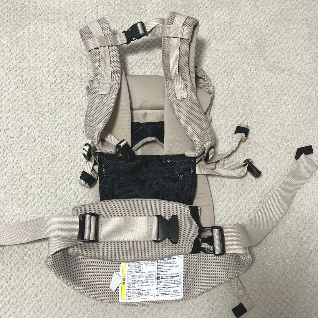 アップリカ　ラクリス　ベージュ メッシュ 抱っこ紐