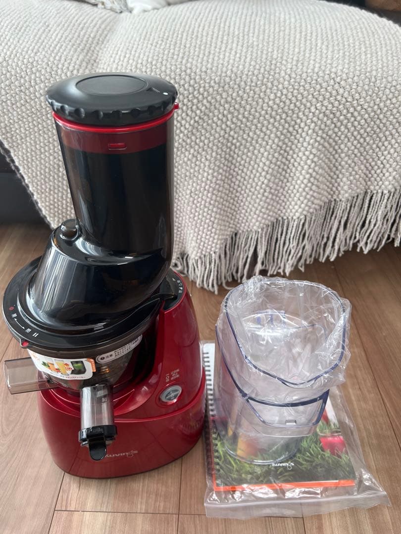 未使用品　KUVINGS　ホールスロージューサー　JSG-641M