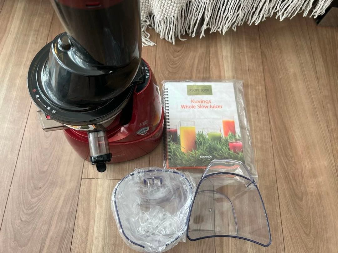 未使用品　KUVINGS　ホールスロージューサー　JSG-641M