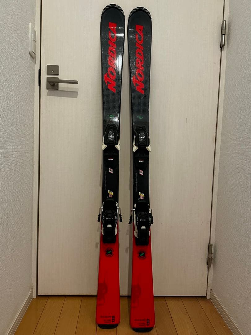 ハナ⭐︎ハナNordica スキー板 130cm のみ
