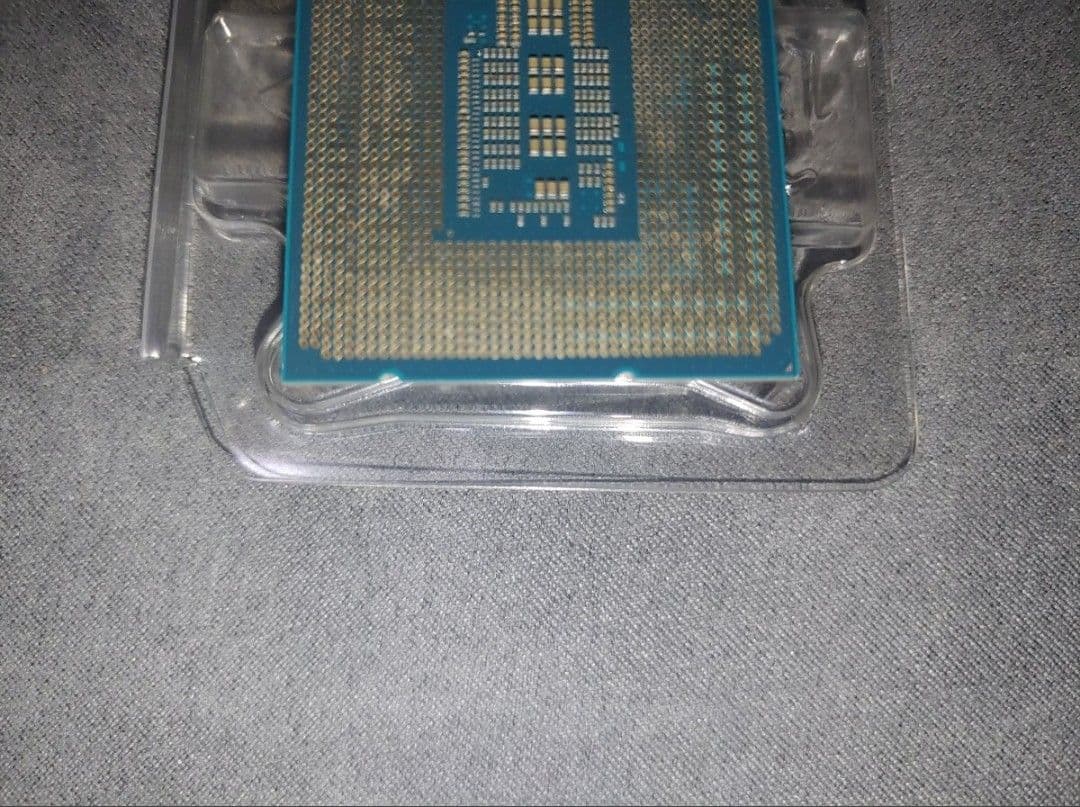 中*中様 Intel Core i9-13900KF CPU SRM8J