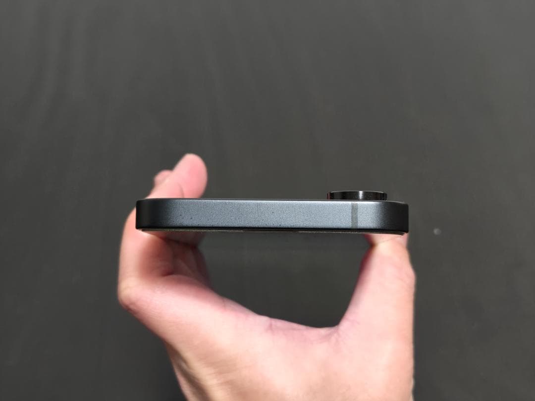 【使用六か月】Apple iPhone16e 256GB ブラック