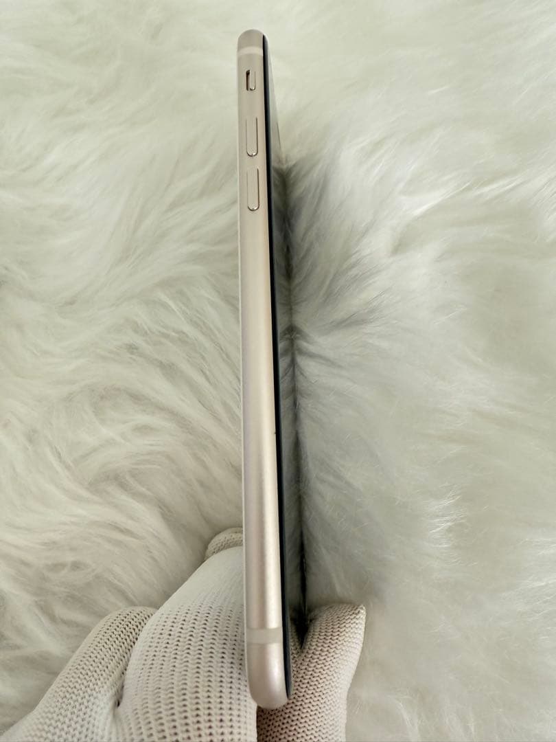 iphone SE 第3世代 スターライト64GB国内版 SIMフリー「箱付き」