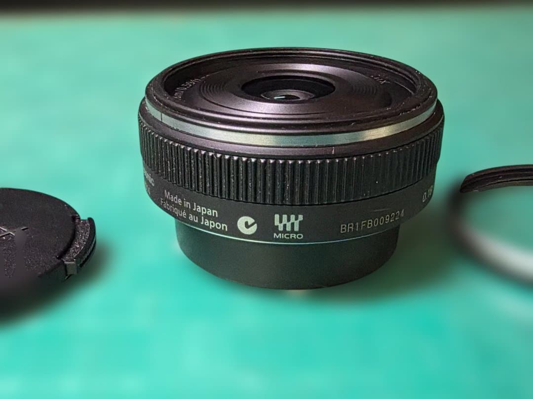 Panasonic Lumix 14mm F2.5 H-H014 M43レンズ