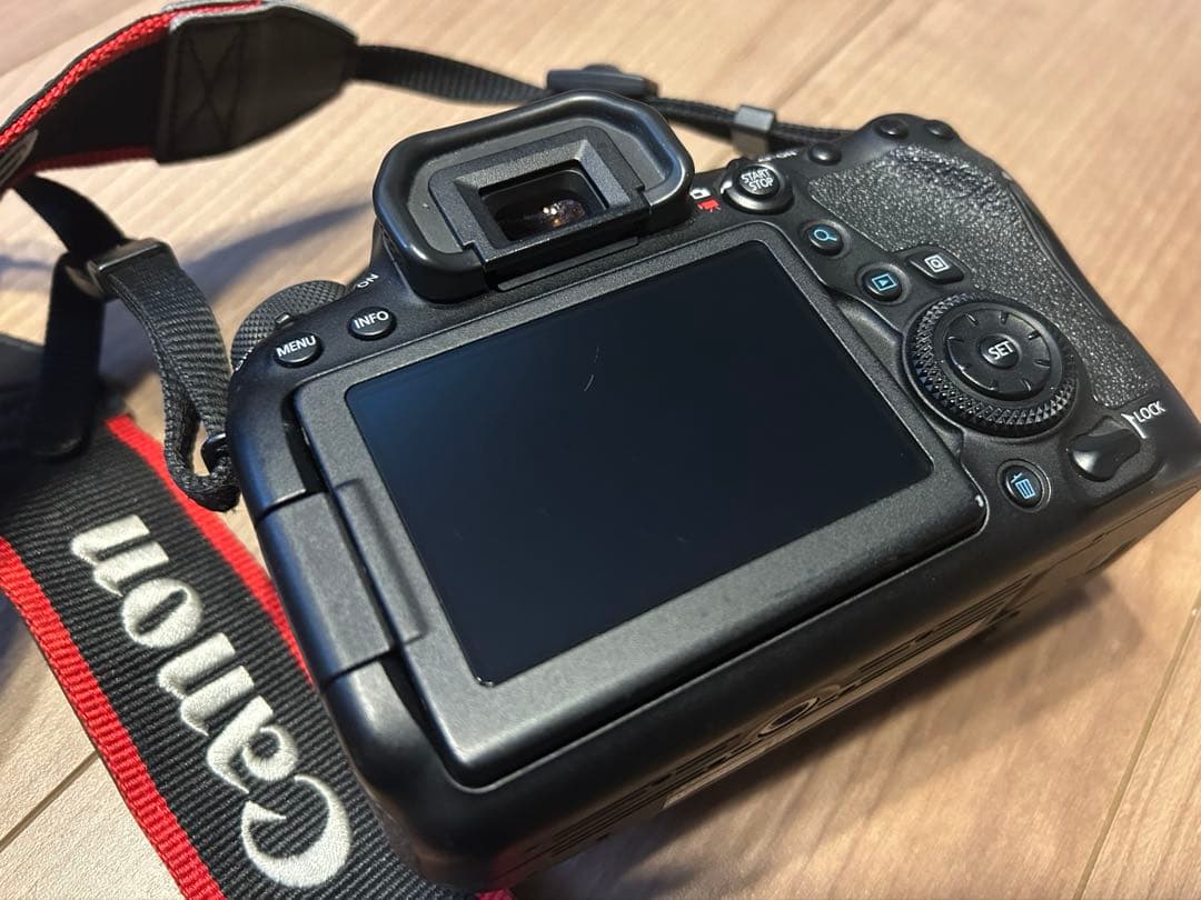 Canon EOS 6D Mark2 フルサイズ一眼 ボディのみ 付属品あり