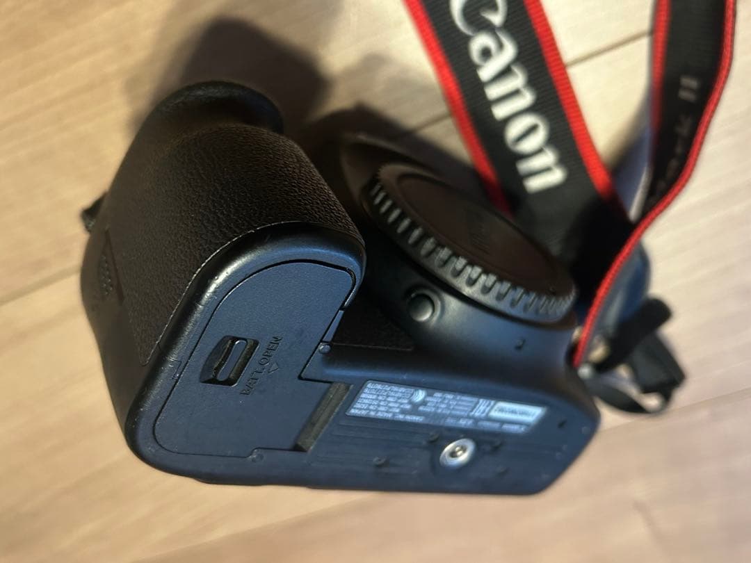 Canon EOS 6D Mark2 フルサイズ一眼 ボディのみ 付属品あり