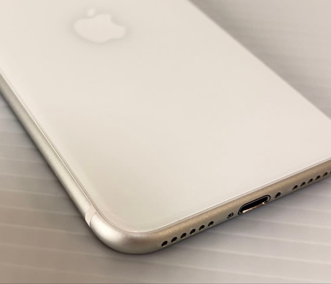 iPhone SE2 ホワイト64GB SIMフリー 美品