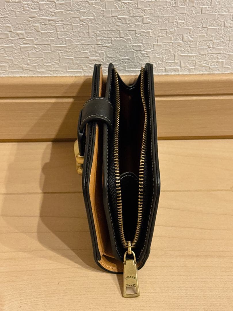 【大人気商品】COACH コーチ タビーミディアムウォレット　黒色