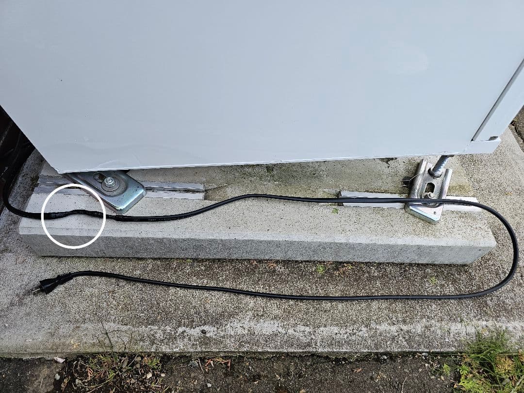 サンデン冷凍自動販売機「ど冷えもん」2023年製　新1,000円札対応　引取限定