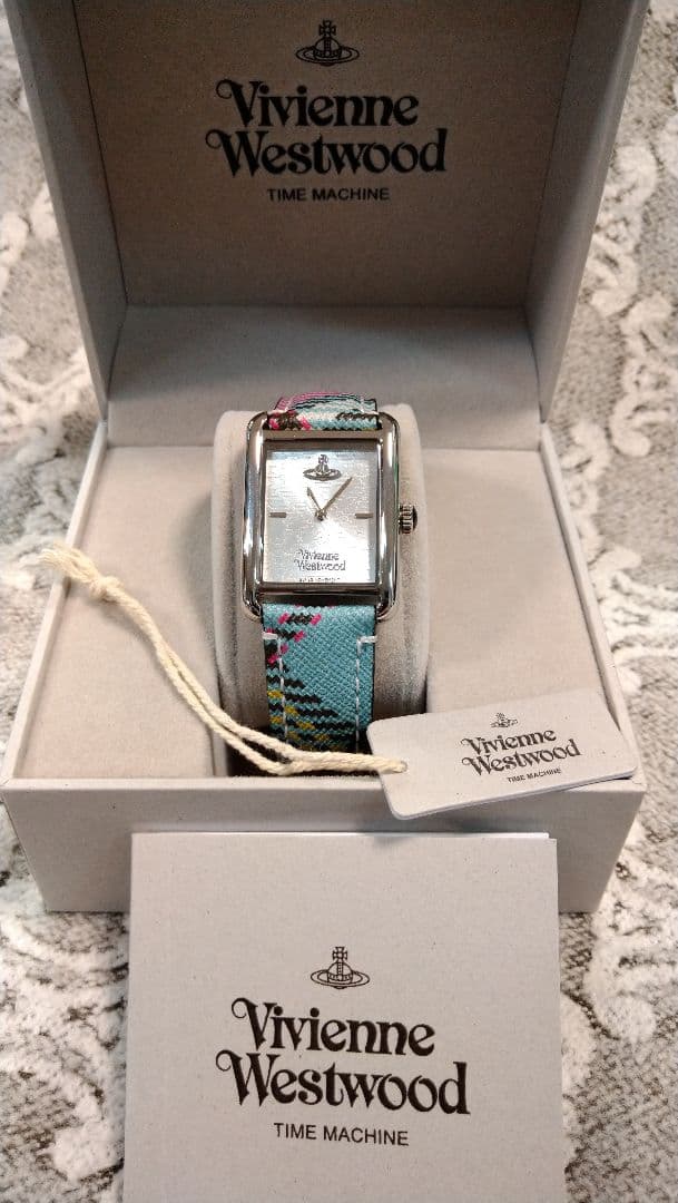 979✡　未使用　Vivienne Westwood 腕時計　ヴィヴィアン