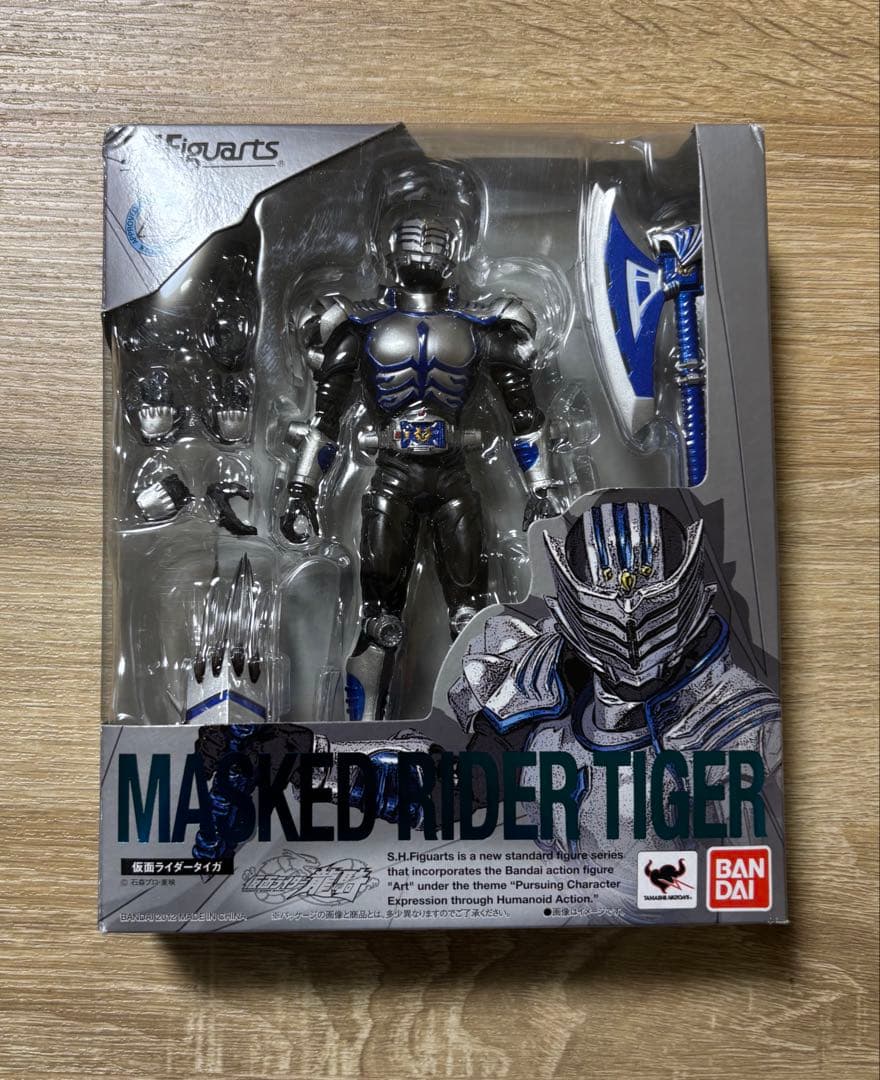 仮面ライダータイガ　S.Hフィギュアーツ