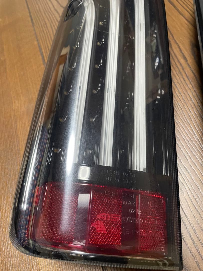 ハイエース用　STUDIO DESIGN LEDテールランプ クリア/レッド