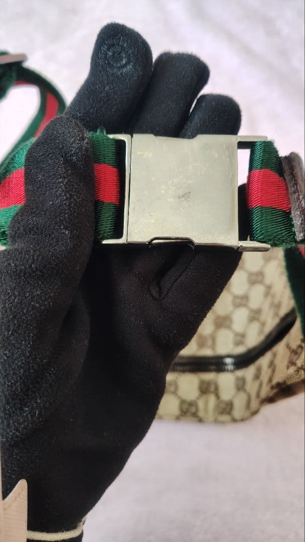 美品　Gucci GGパターン ボディバッグ