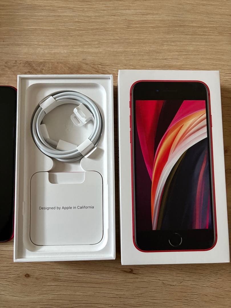 【Go Sato】iPhone SE 第2世代 (SE2) レッド