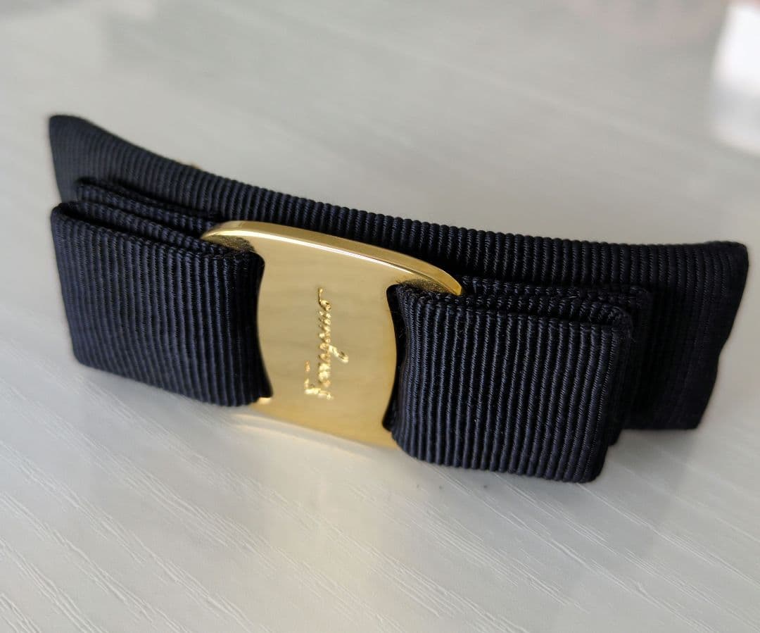 【Ferragamo】紺リボンバレッタ