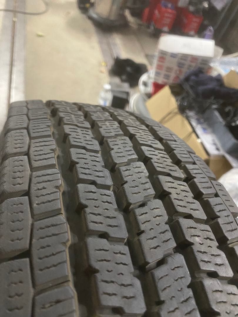 スタッドレス　4本セット　ホイール付き　13インチ プロボックス