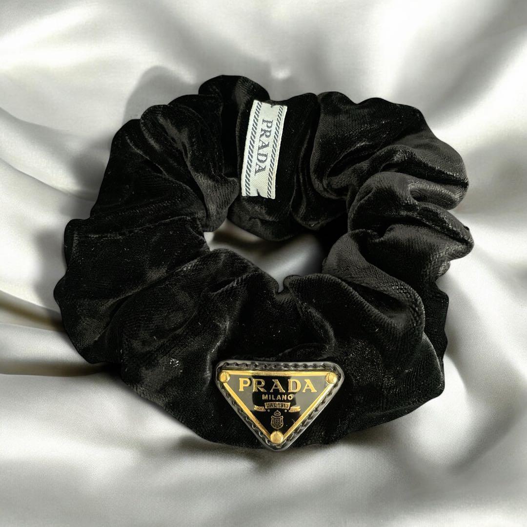 美品 PRADA プラダ ベロア シュシュ ヘアゴム　ヘアーアクセサリー　黒