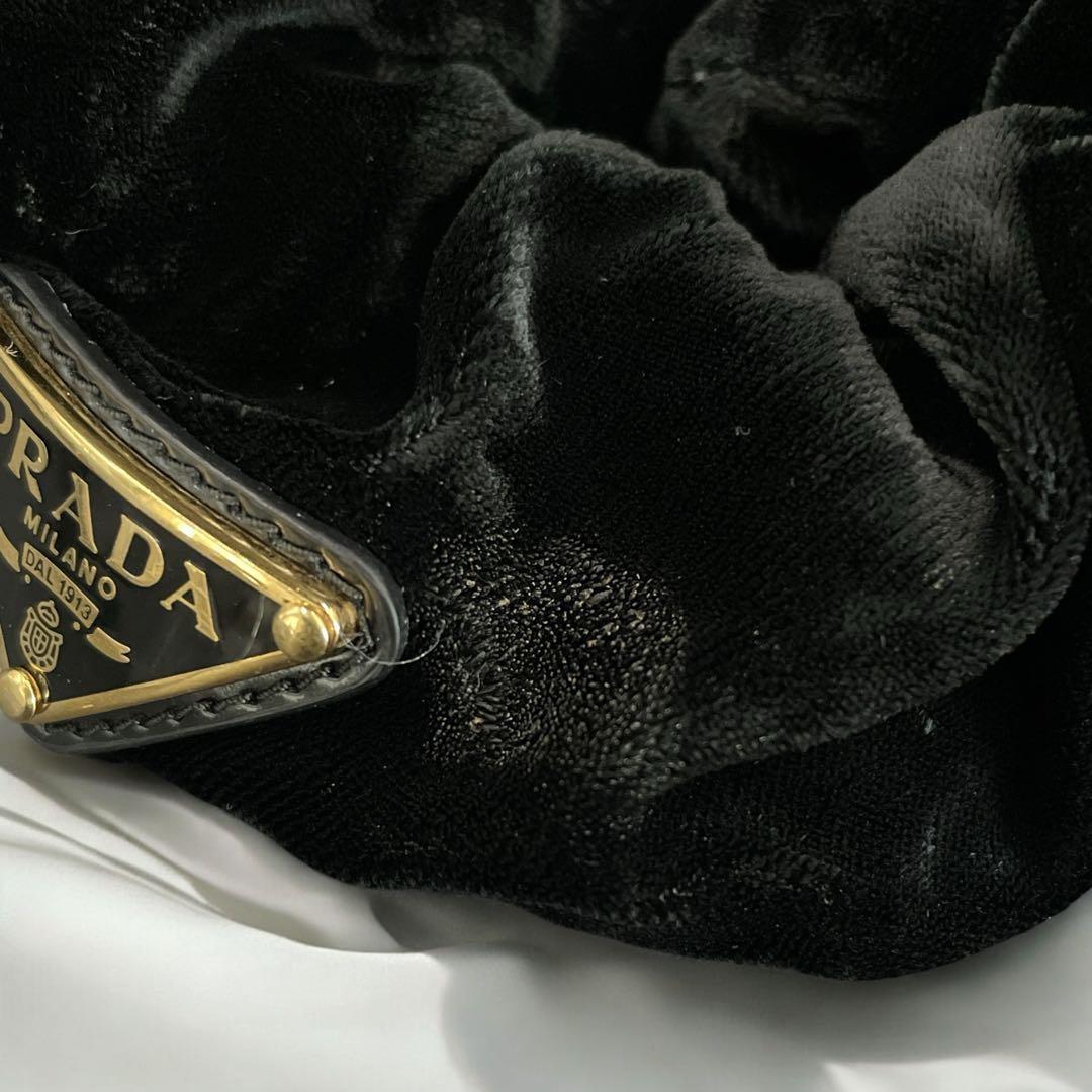 美品 PRADA プラダ ベロア シュシュ ヘアゴム　ヘアーアクセサリー　黒