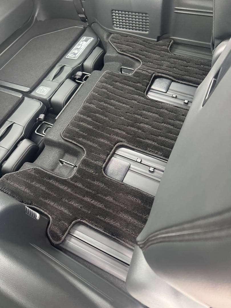 STEP WGN フロアカーペットマット スタンダードタイプ　新車外し。