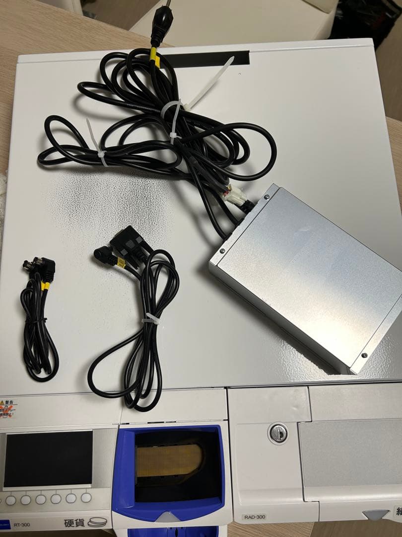 GLORY 自動釣り銭機 RT-300 RAD-300