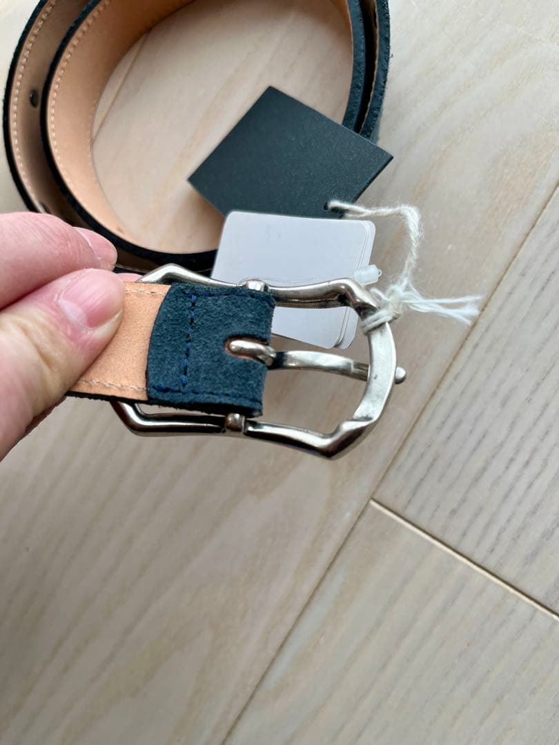 未使用品　AMBOISE ネイビーレザー ベルト 星型装飾　90 フランス製