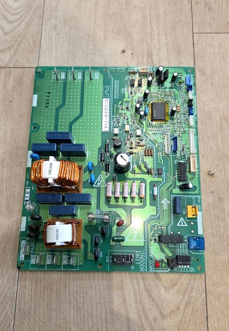 ダイキンパッケージエアコン室外機基盤　RZYP63PT