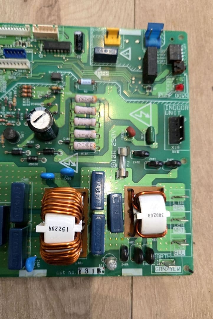 ダイキンパッケージエアコン室外機基盤　RZYP63PT