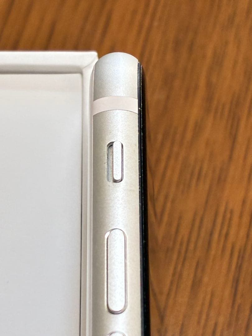 Apple iPhone SE (第2世代) ホワイト 64GB simフリー