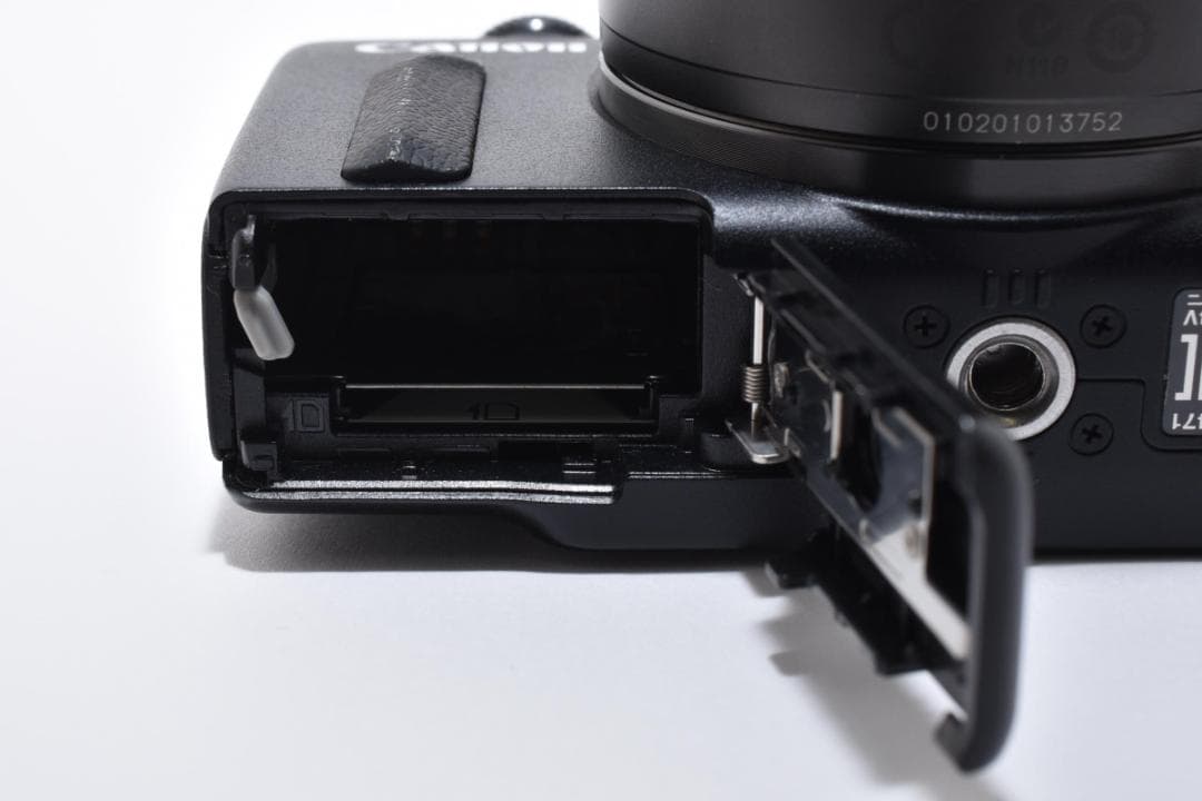 Canon キャノン EOS M2 ミラーレス一眼カメラボディ+レンズ