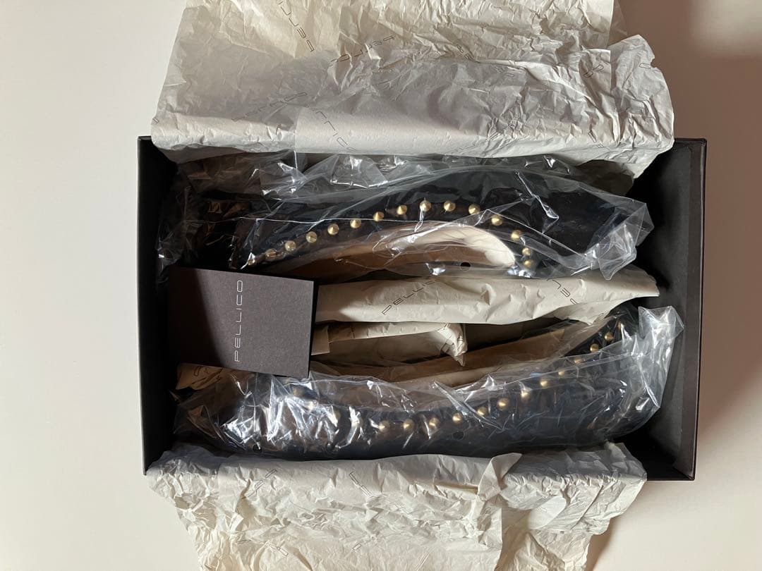 PELLICO スタッズ付き ブラックパンプス