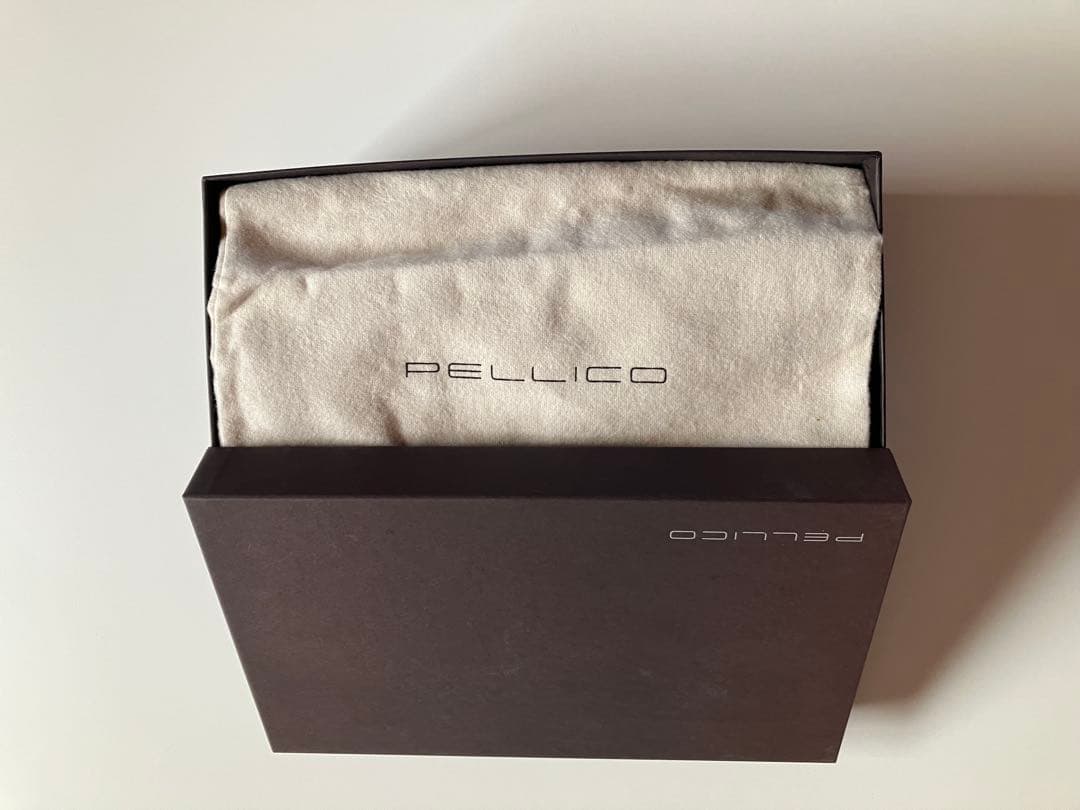 PELLICO スタッズ付き ブラックパンプス