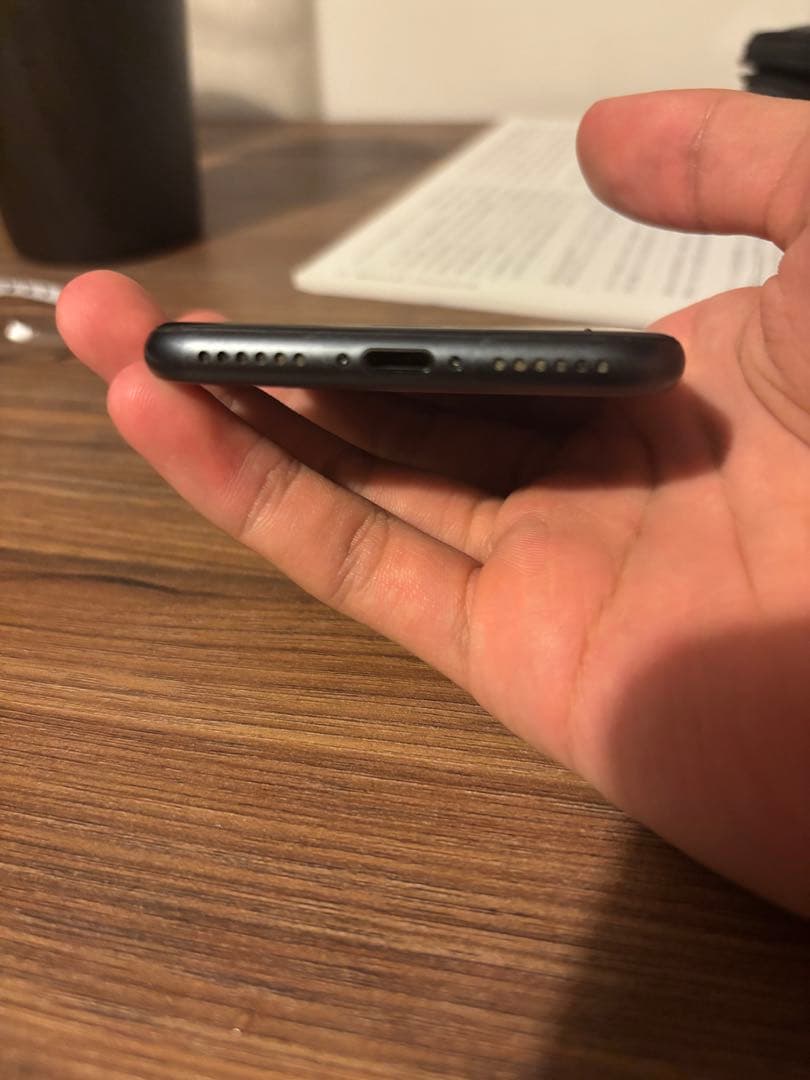 Apple iPhone 8 スペースグレイ　本体