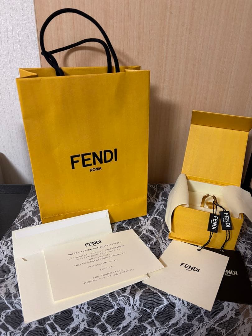 FENDI ゴールドピアス