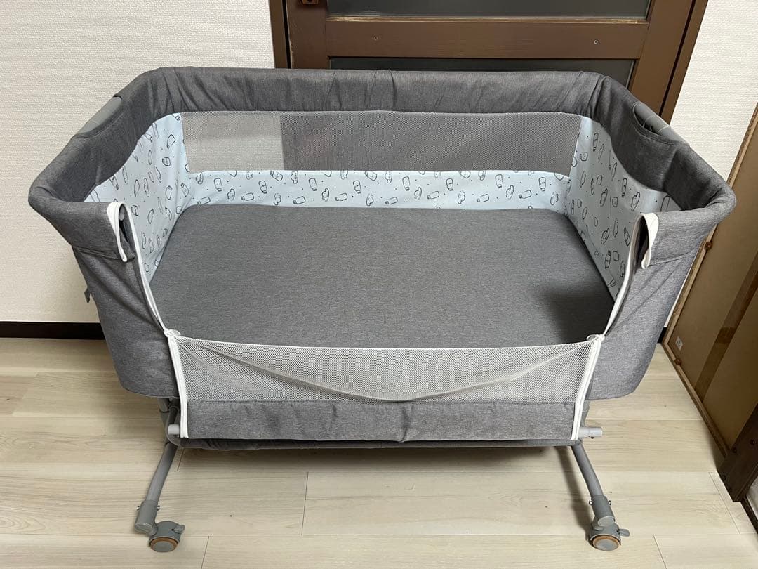 ZOOBLY ベビーベッド 蚊帳・ベッドサイド収納付き