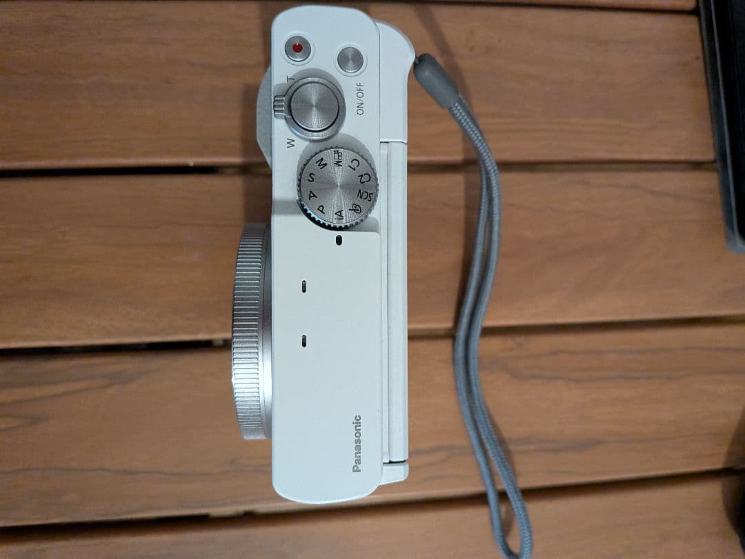 LUMIX TZ99ホワイト 光学30倍ズーム コンパクトカメラ