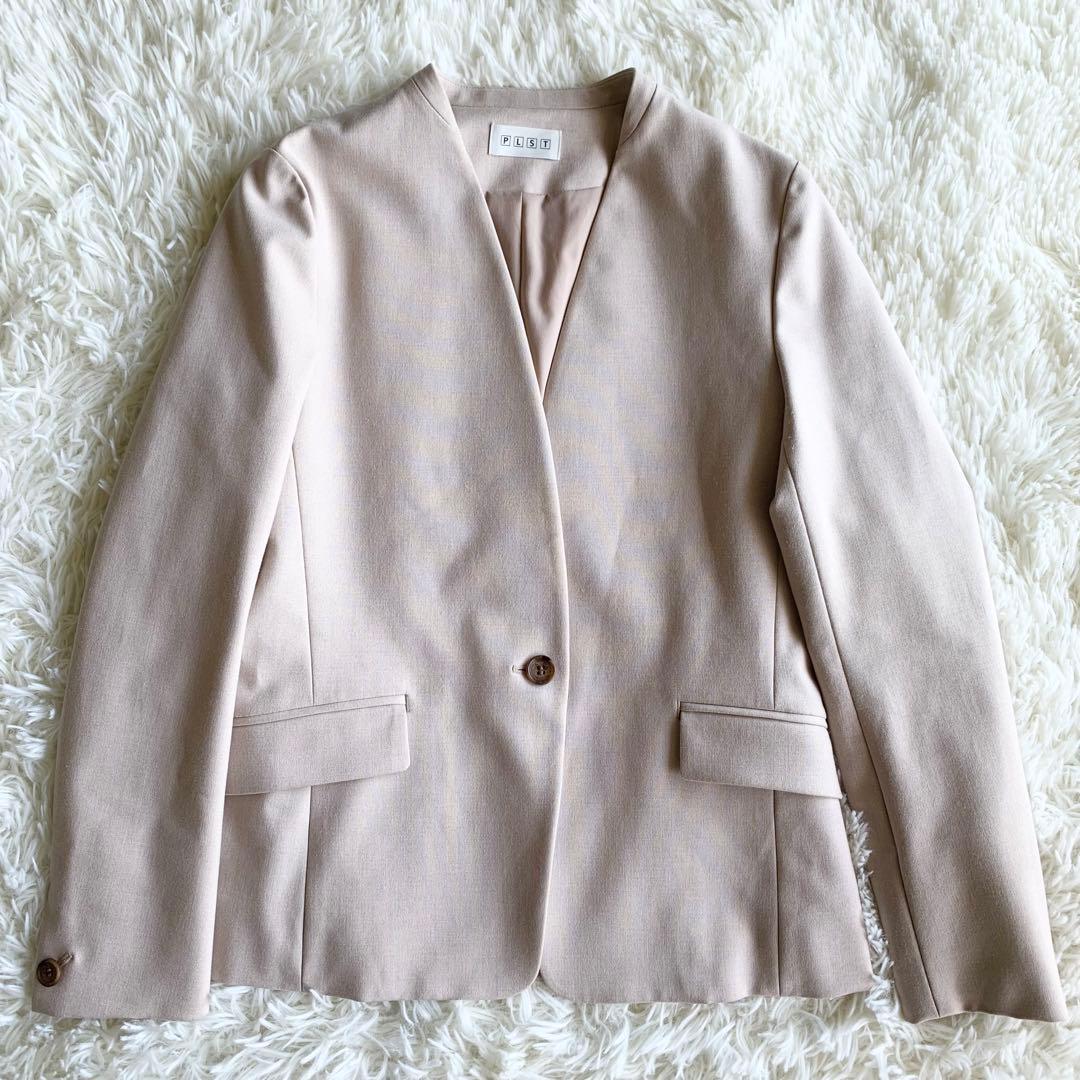 プラステ セットアップ ノーカラー ベージュ パンツ ストレッチ　S