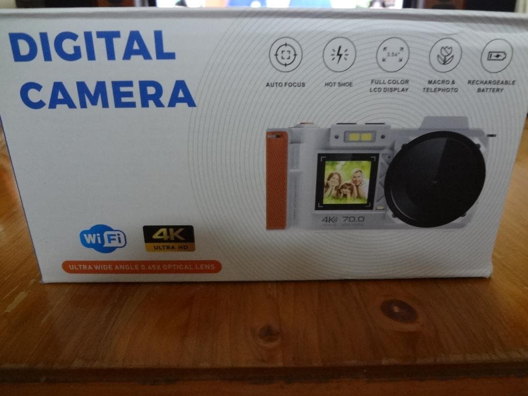 新品　WI-FI 機能 録画 スマホに転送できるカメラ 18倍デジタルズーム