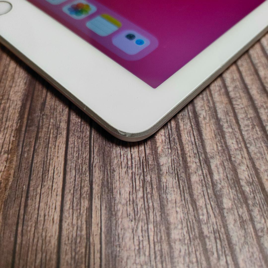 iPad 第6世代 32GB SIMフリー 美品
