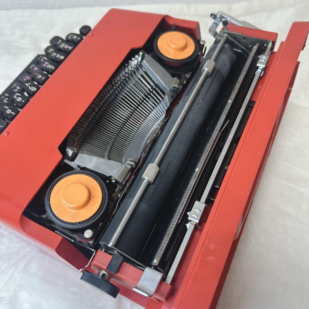 Olivetti Valentine タイプライター　レッド オリベッティ