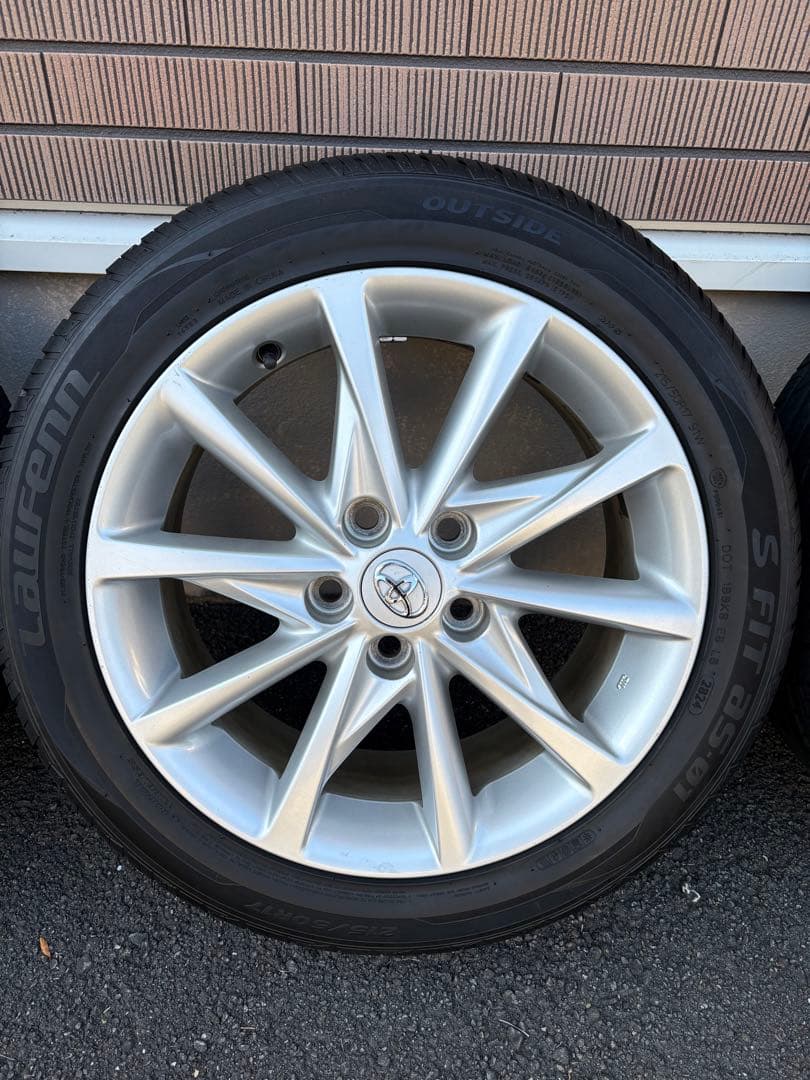 トヨタプリウスα純正17インチホイールセット Laufennタイヤ付き
