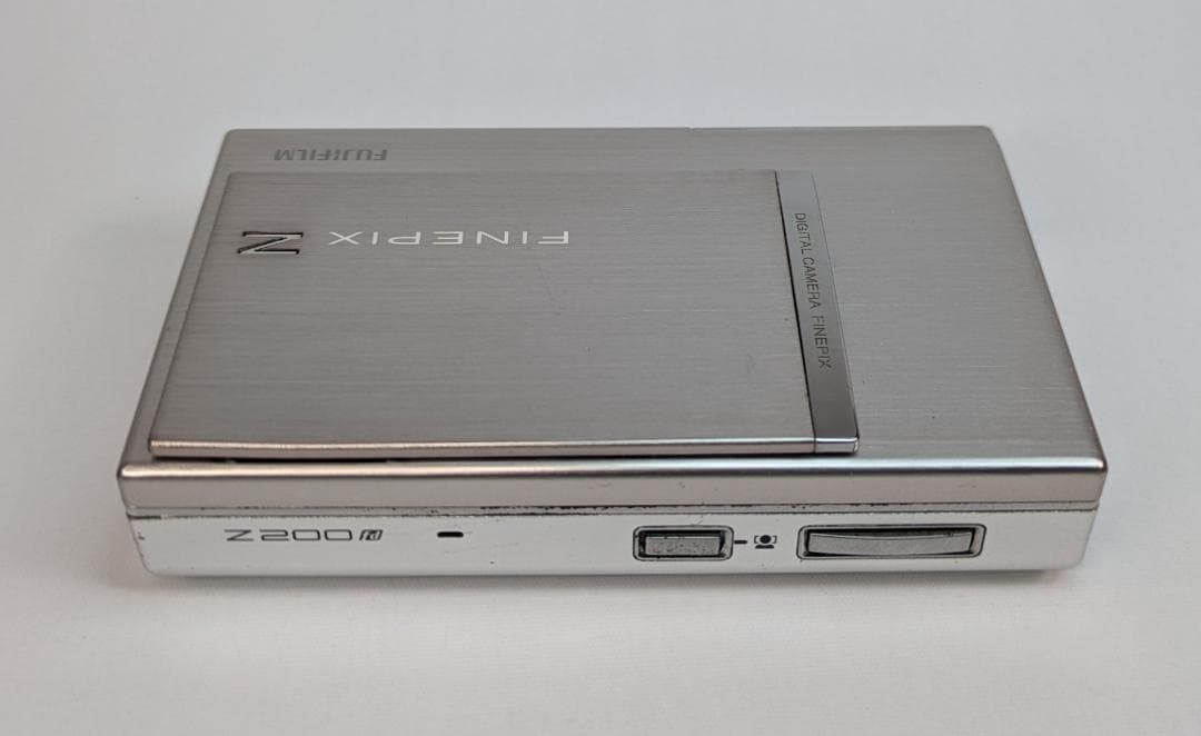 FUJIFILM FinePix Z200fd コンパクトデジタルカメラ
