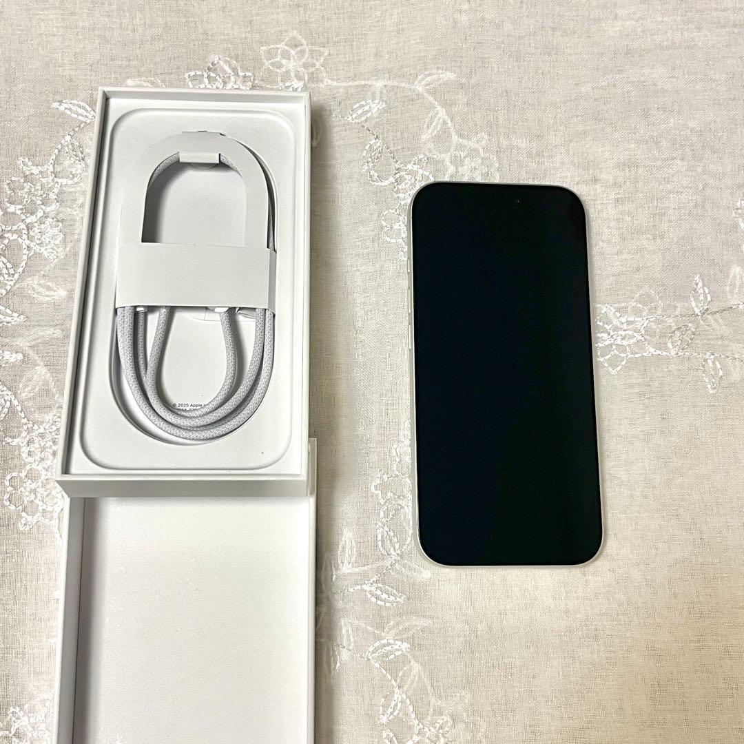 新品 未使用 iPhone17 ホワイト 256GB 本体 Apple