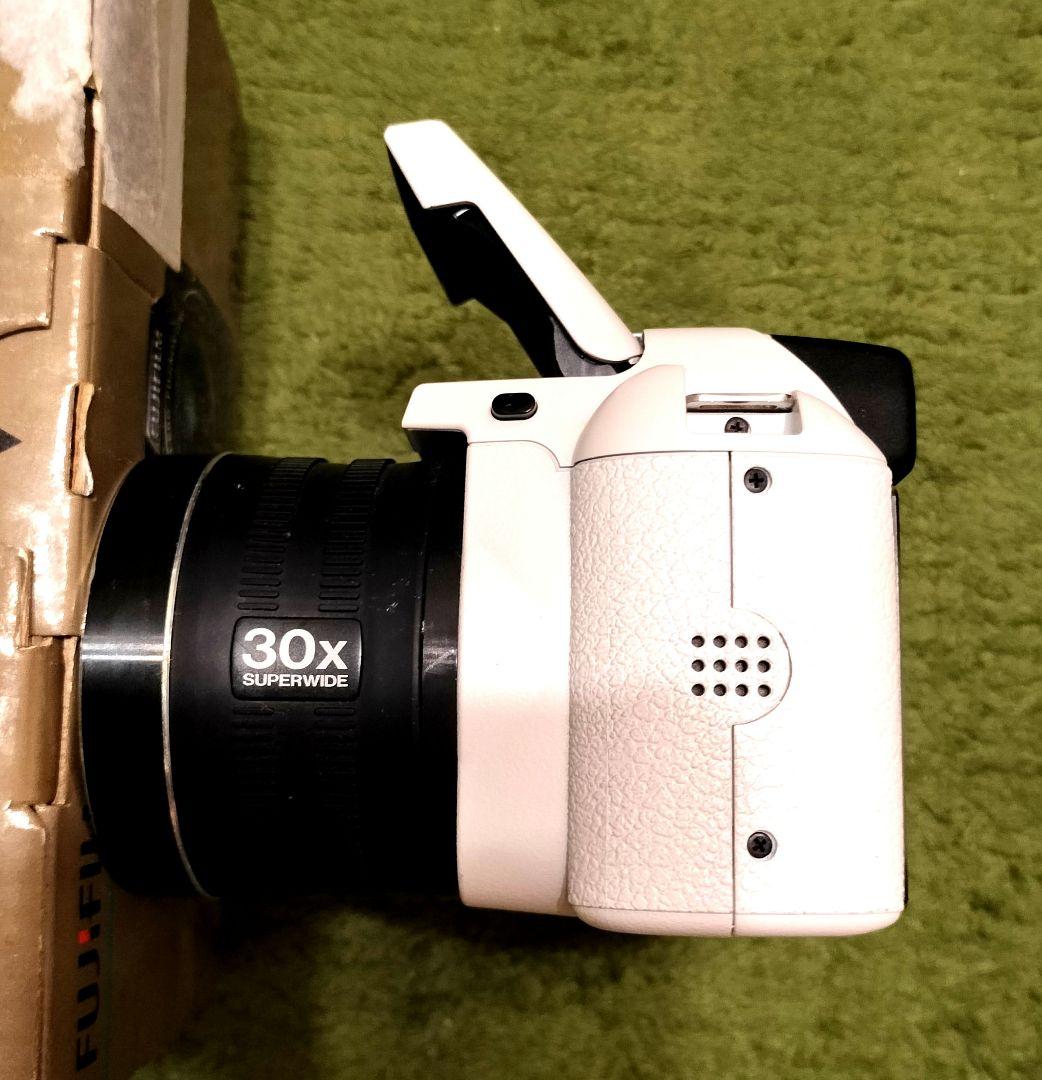 ほぼ未使用 フジフィルム FinePix S4500Xデジタルカメラ