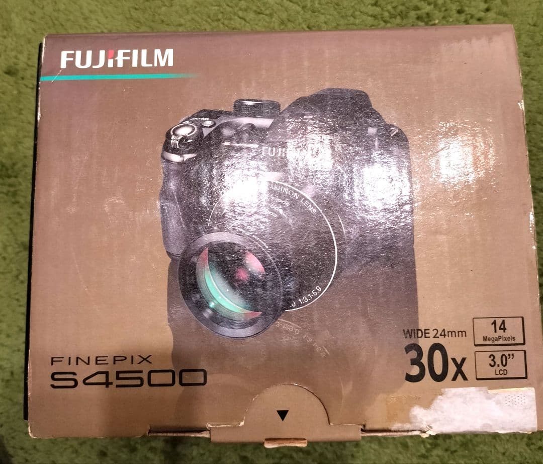 ほぼ未使用 フジフィルム FinePix S4500Xデジタルカメラ