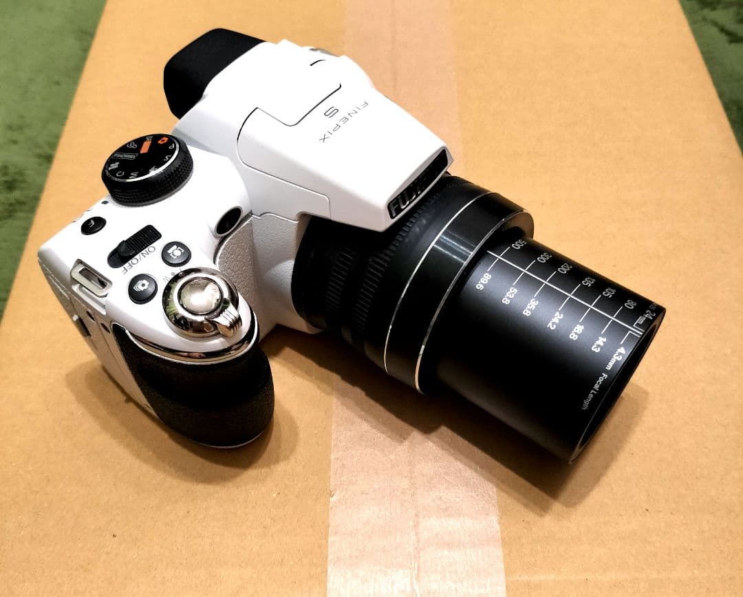 ほぼ未使用 フジフィルム FinePix S4500Xデジタルカメラ