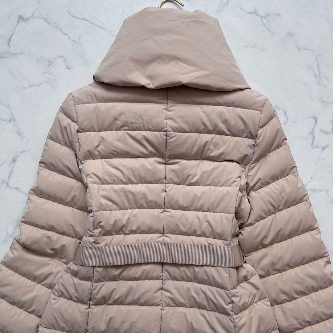 ストロベリーフィールズ 25AW エアリータフタ美シルエットダウンコート