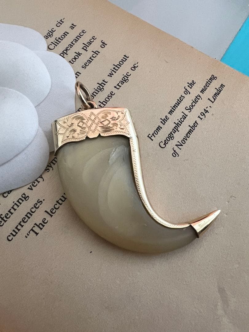 希少　k18イギリスアンティークネックレスペンダント　爪形ペンダント