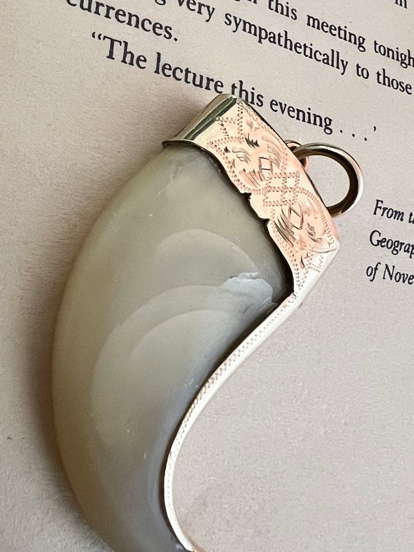 希少　k18イギリスアンティークネックレスペンダント　爪形ペンダント